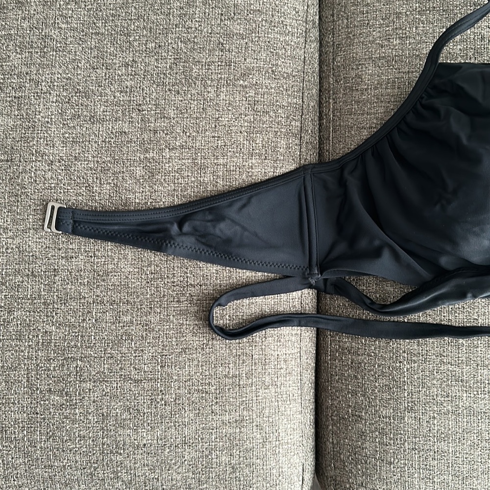 Old Navy Underwire Wrap Bikini Top - Picture 2 of 7